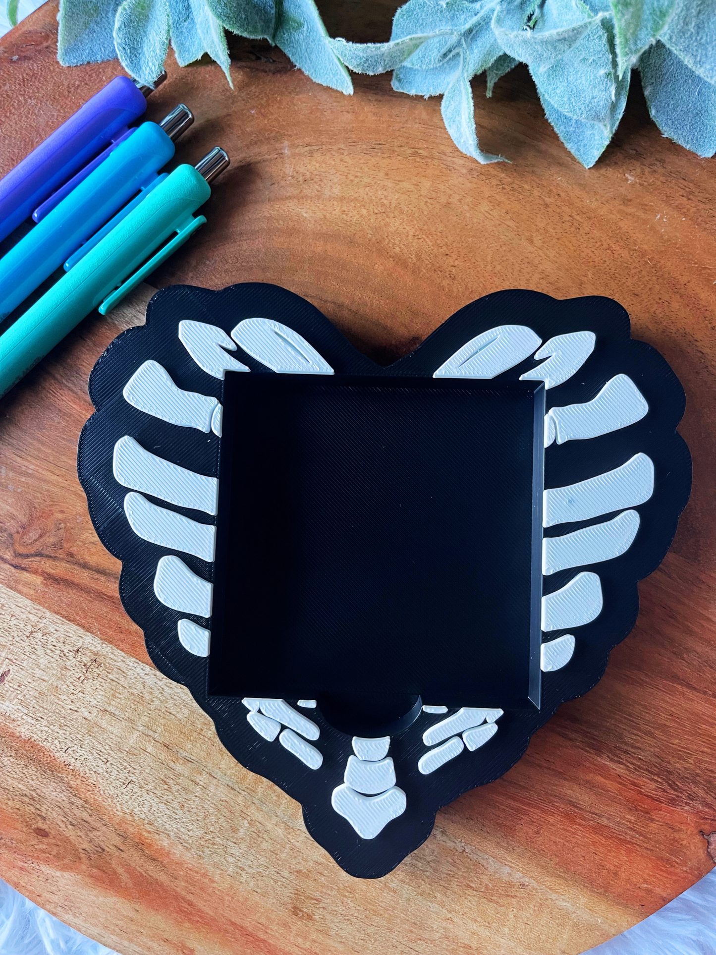 Ribcage Heart Sticky Note Holder – Spooky Desk Decor for 3x3 Notes
