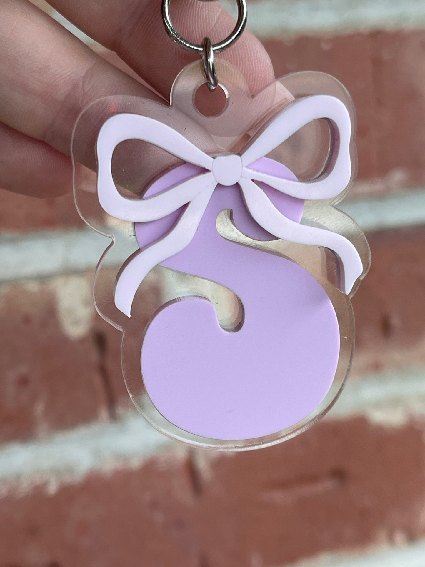 Initial Backpack Tag – Bow Accent (Acrylic Bag Tag)
